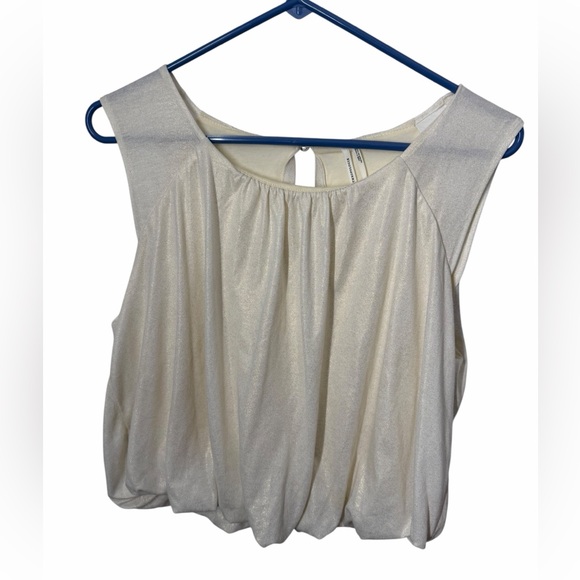 Anthropologie Tops - Women’s Anthropologie Gold Shimmer Sleeveless Blouse with a gathered hem! Size M